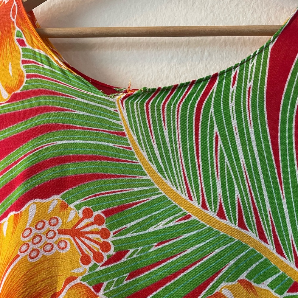 Hawaiian 🌺 Print Dress - Picture 3 of 5